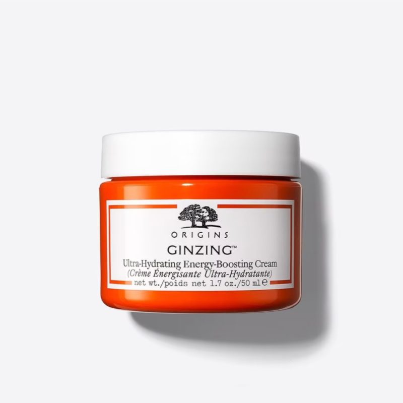 کرم آبرسان اوریجینز GinZing Ultra-Hydrating با بافت کرمی غنی، حاوی جینسینگ، کافئین و نیاسینامید، مناسب آبرسانی ۷۲ ساعته، افزایش درخشندگی و انرژی پوست‌های خشک تا نرمال