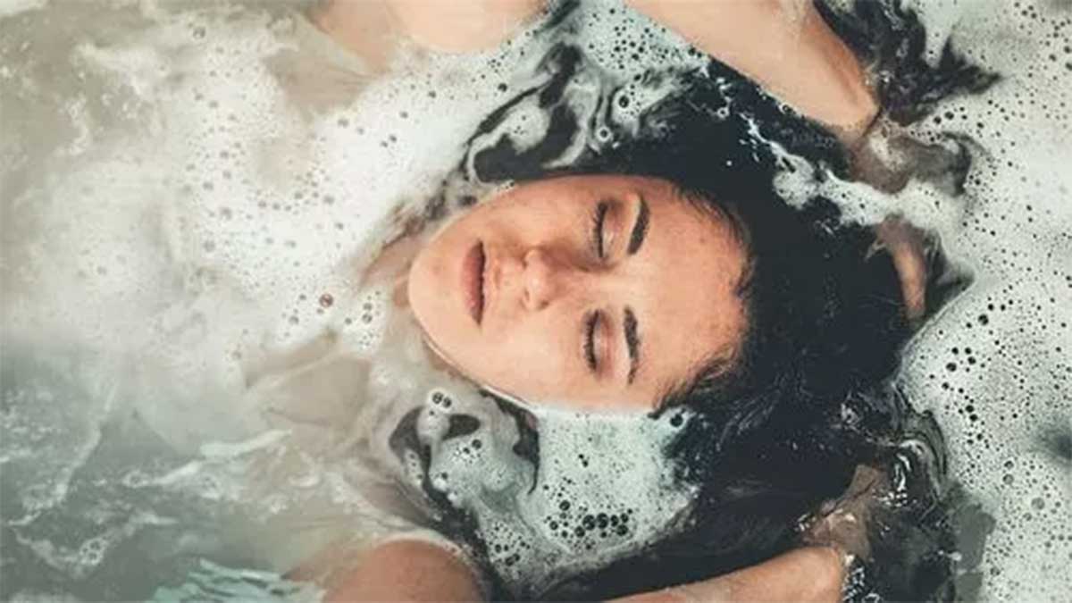 مراقبت‌های روزانه برای پیشگیری از سفید شدن مو