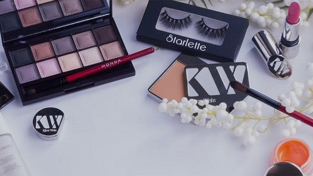 ابزارهای تخصصی برای برجسته‌سازی و آرایش حرفه‌ای