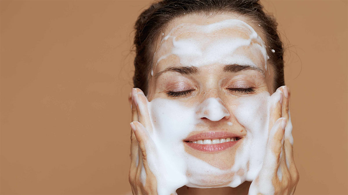 ویژگی‌های کلیدی شوینده مخصوص پوست خشک